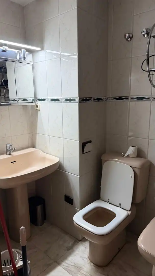 Bany de Pis de lloguer en Granada amb Moblat i Balcó