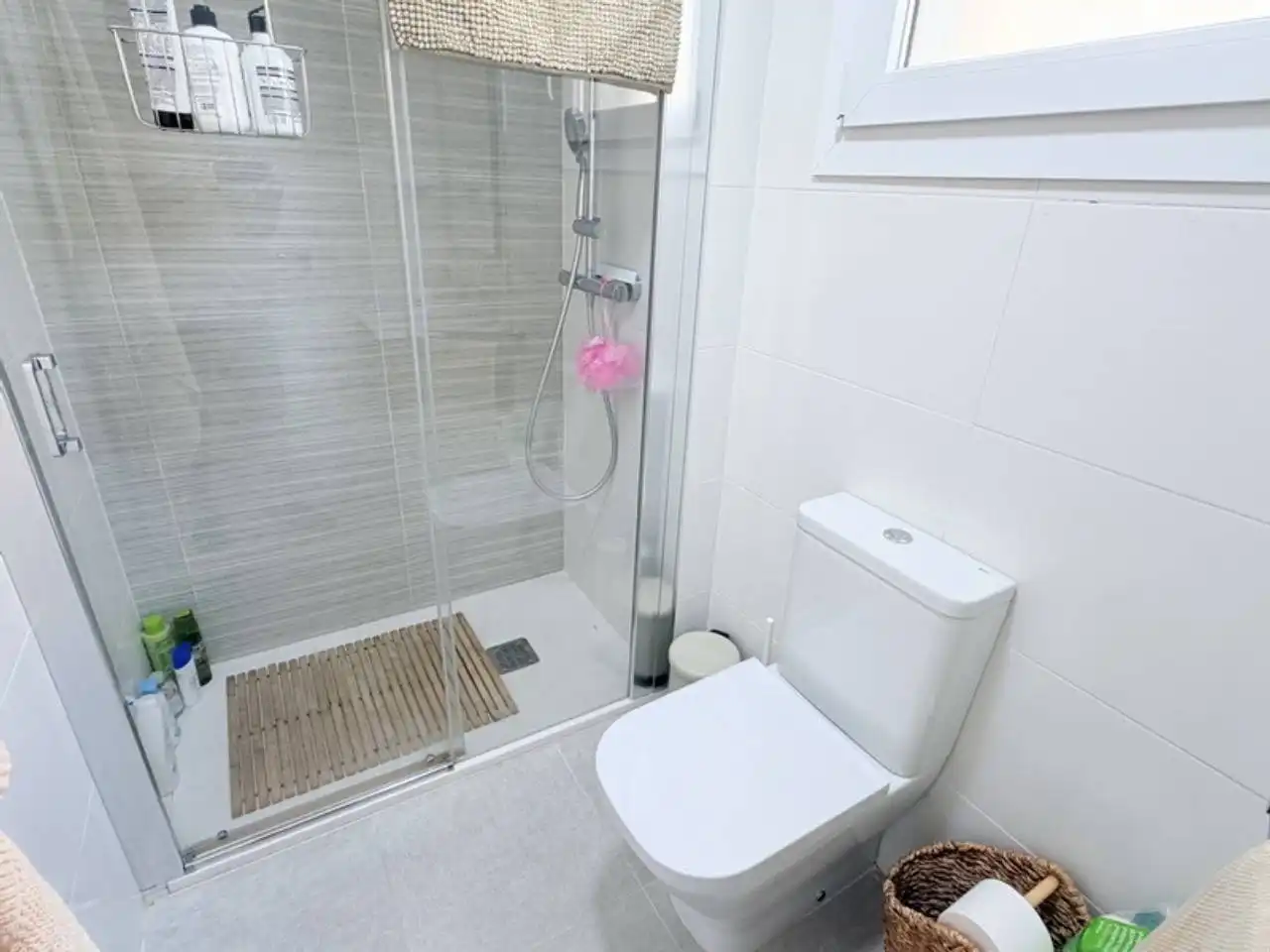 Baño de Apartamento de alquiler en Almuñécar con Terraza y Piscina comunitaria