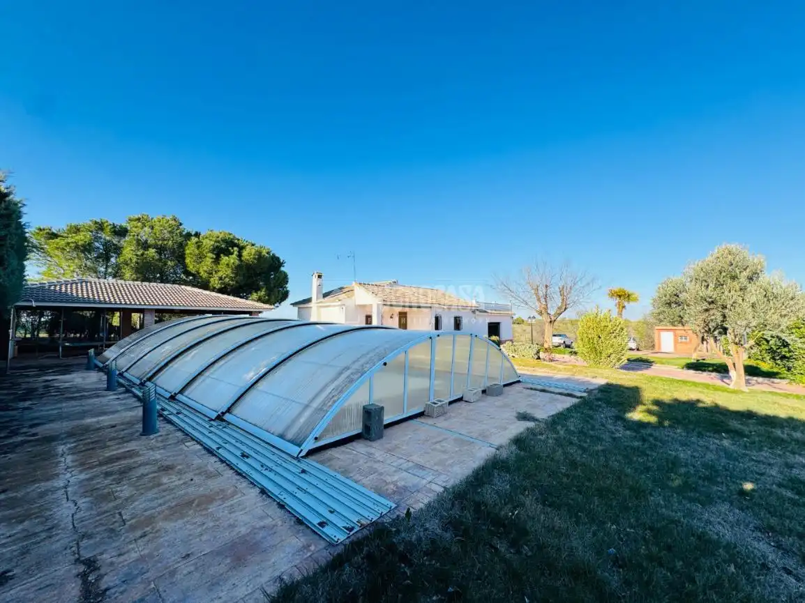 Piscina de Casa o xalet en venda en Mora amb Calefacció, Jardí privat i Piscina