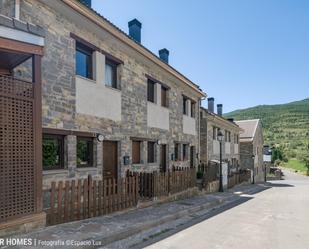 Vista exterior de Casa adosada en venda en Castiello de Jaca amb Terrassa