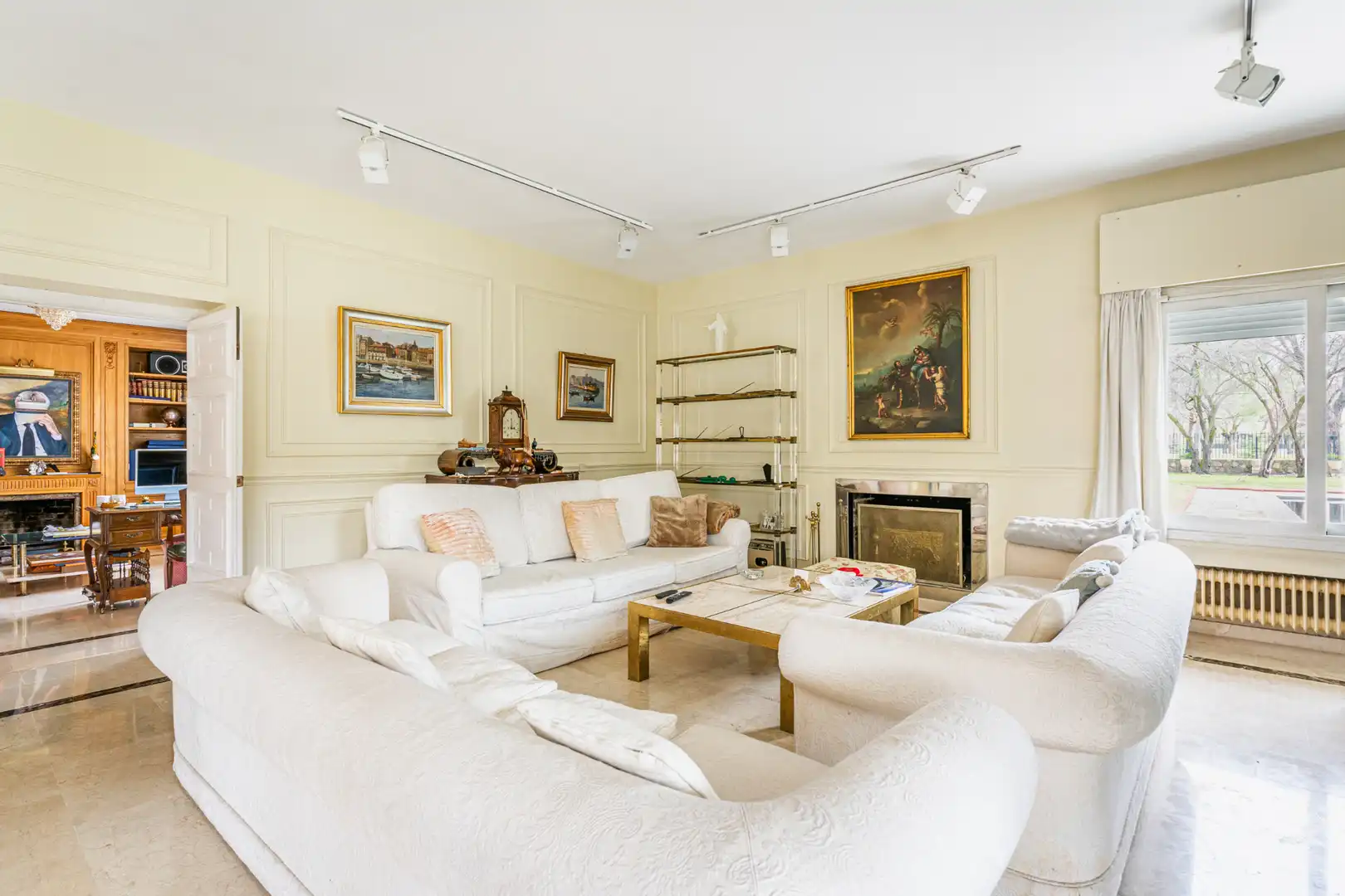 Sala de estar de Casa o chalet en venta en Villanueva de la Cañada con Aire acondicionado, Calefacción y Jardín privado