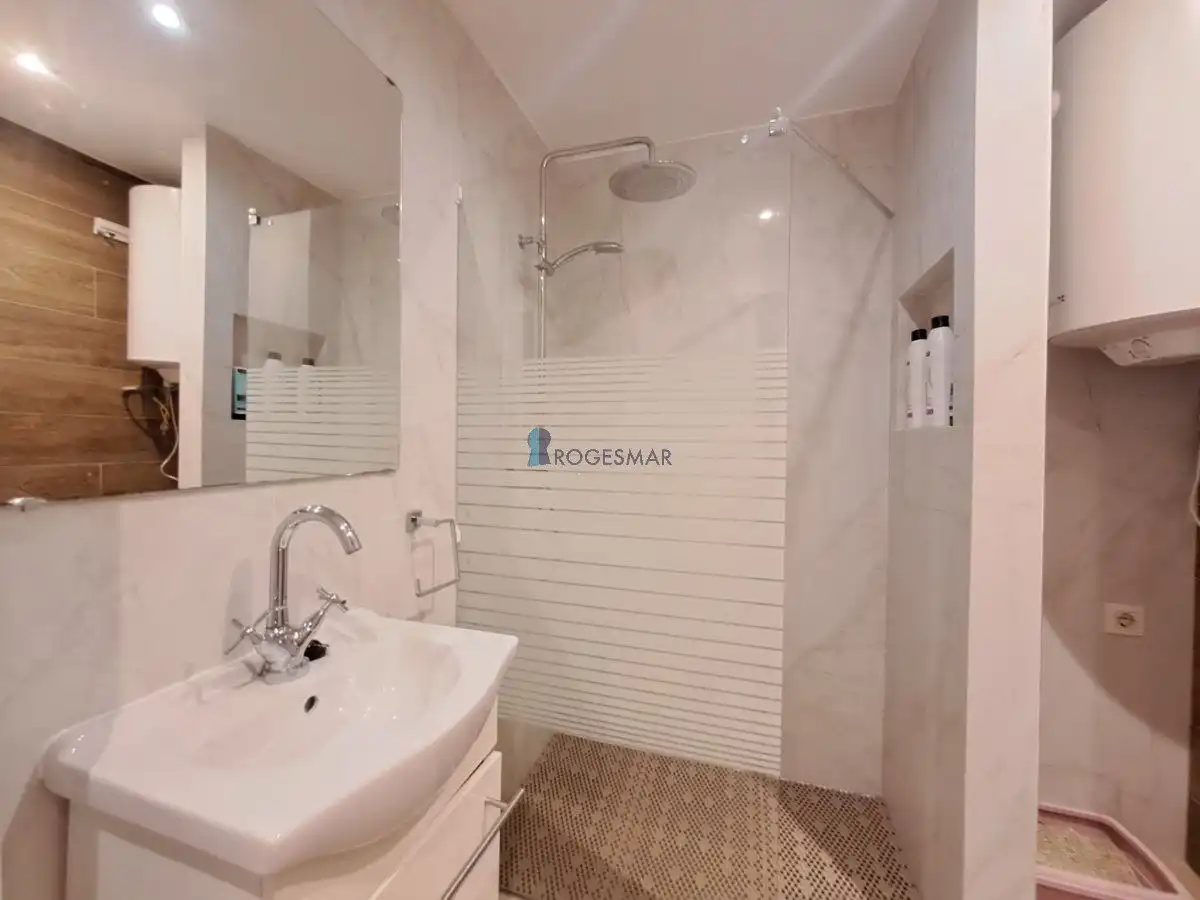 Bany de Apartament en venda en Benicasim / Benicàssim amb Traster, Moblat i Piscina comunitària