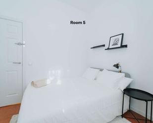 Bedroom of Flat to share in  Madrid Capital  with Terrace