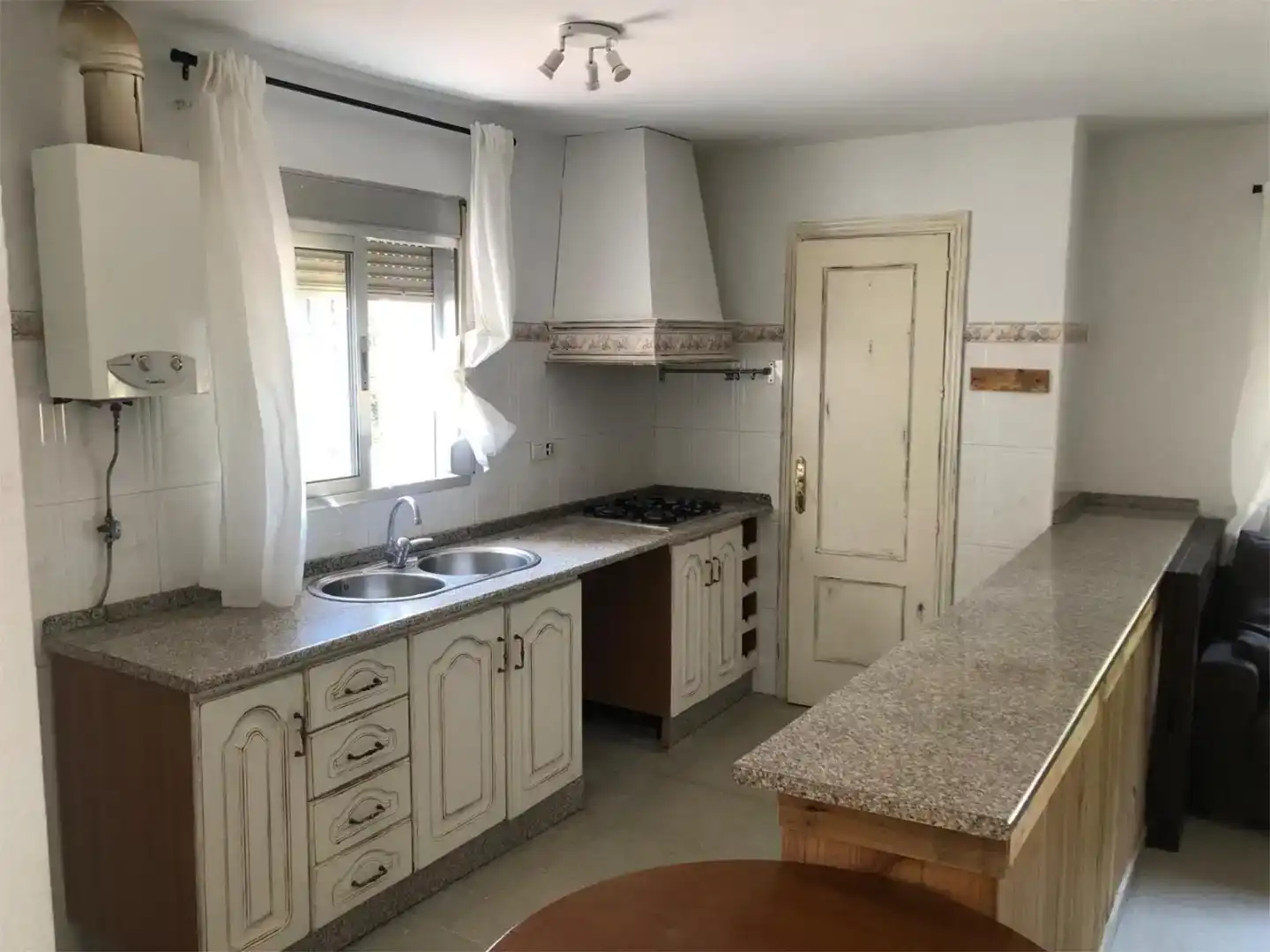 Cocina de Casa o chalet de alquiler en Córdoba con Aire acondicionado, Jardín privado y Trastero