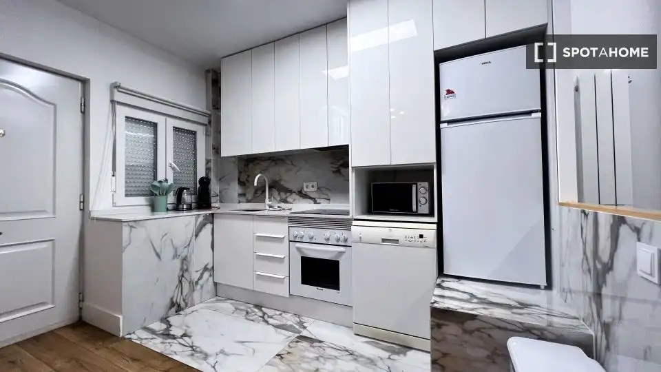Küche von Wohnung zur Miete in Madrid mit Klimaanlage, Heizung und Möbliert