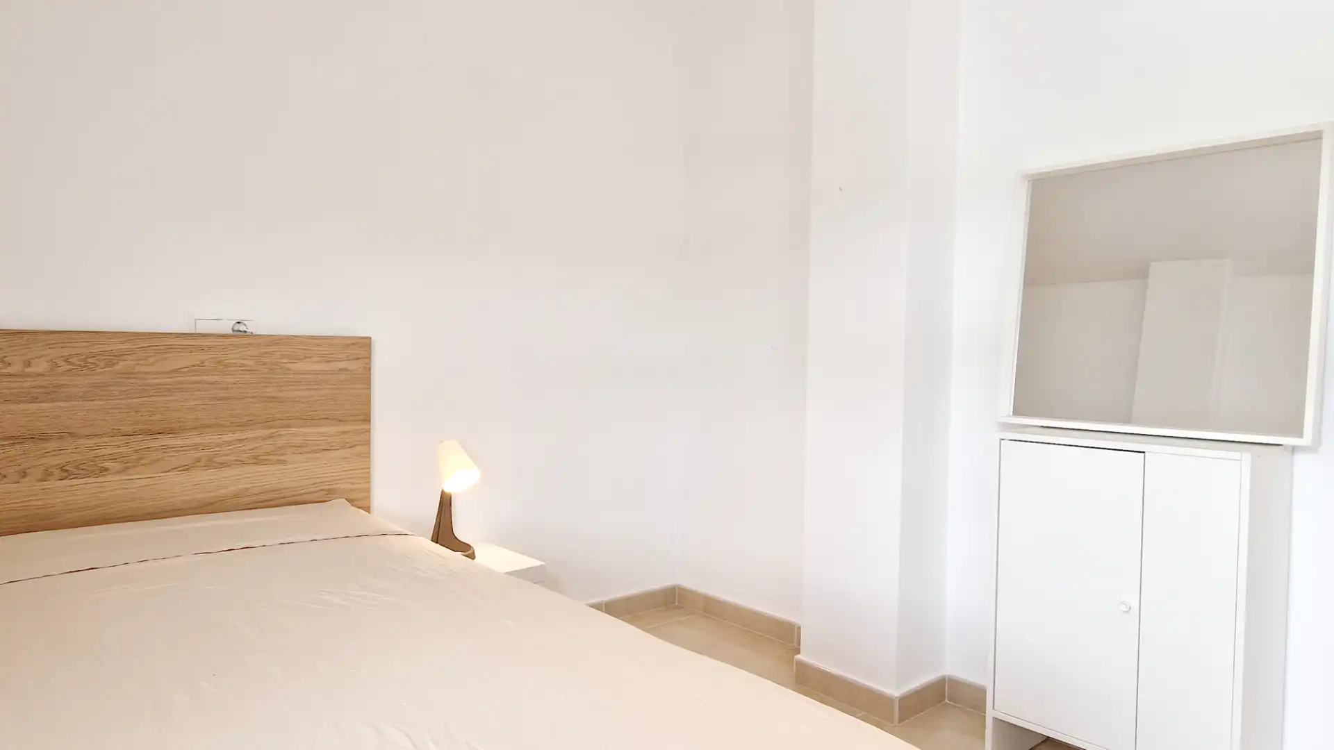 Dormitori de Dúplex en venda en Andorra (Teruel) amb Calefacció, Terrassa i Moblat