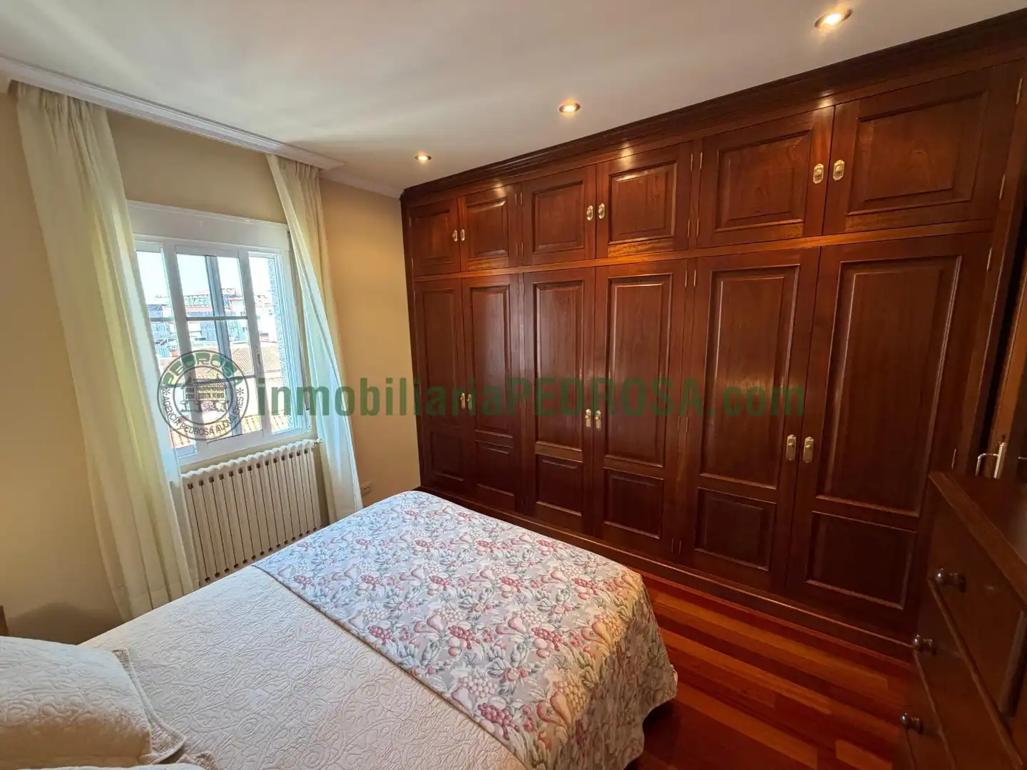 Apartamento en venta en JOAQUIN COSTA, Zona de Plaza de Barcelos