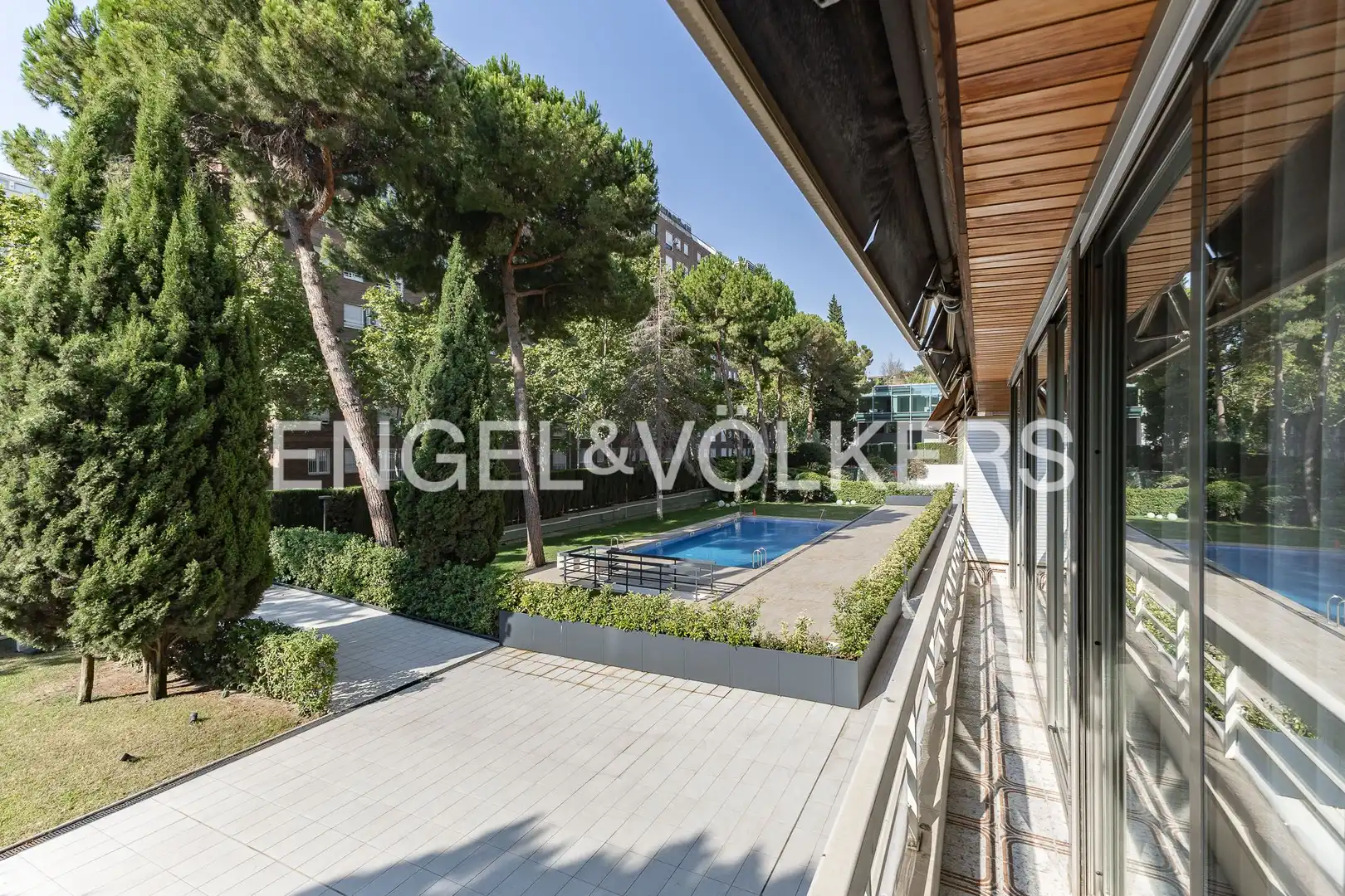 Terrassa de Pis de lloguer en Barcelona amb Calefacció, Parquet i Piscina