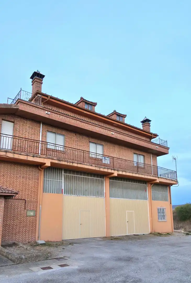 Flat for sale in Aguilar de Campoo - AV BURGOS, imagen 2