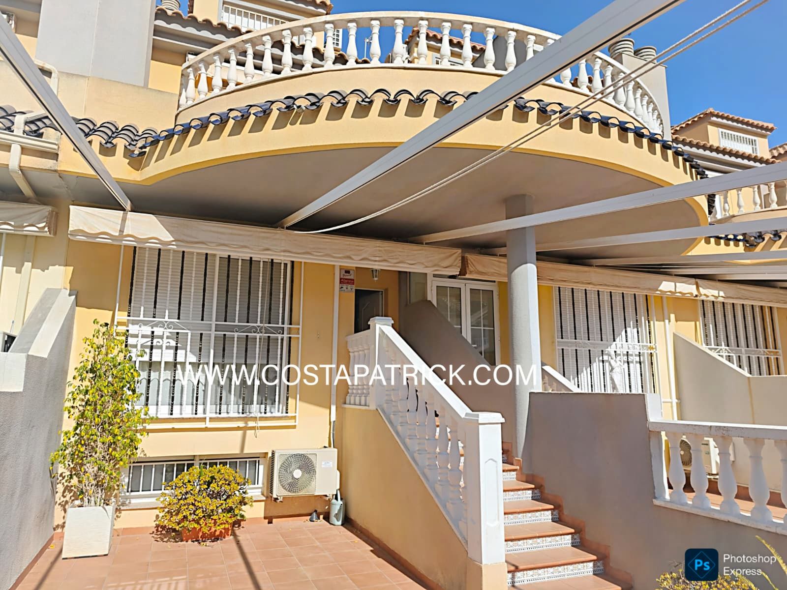 Exterior view of House or chalet for sale in Los Alcázares  with Air Conditioner, Heating and Private garden