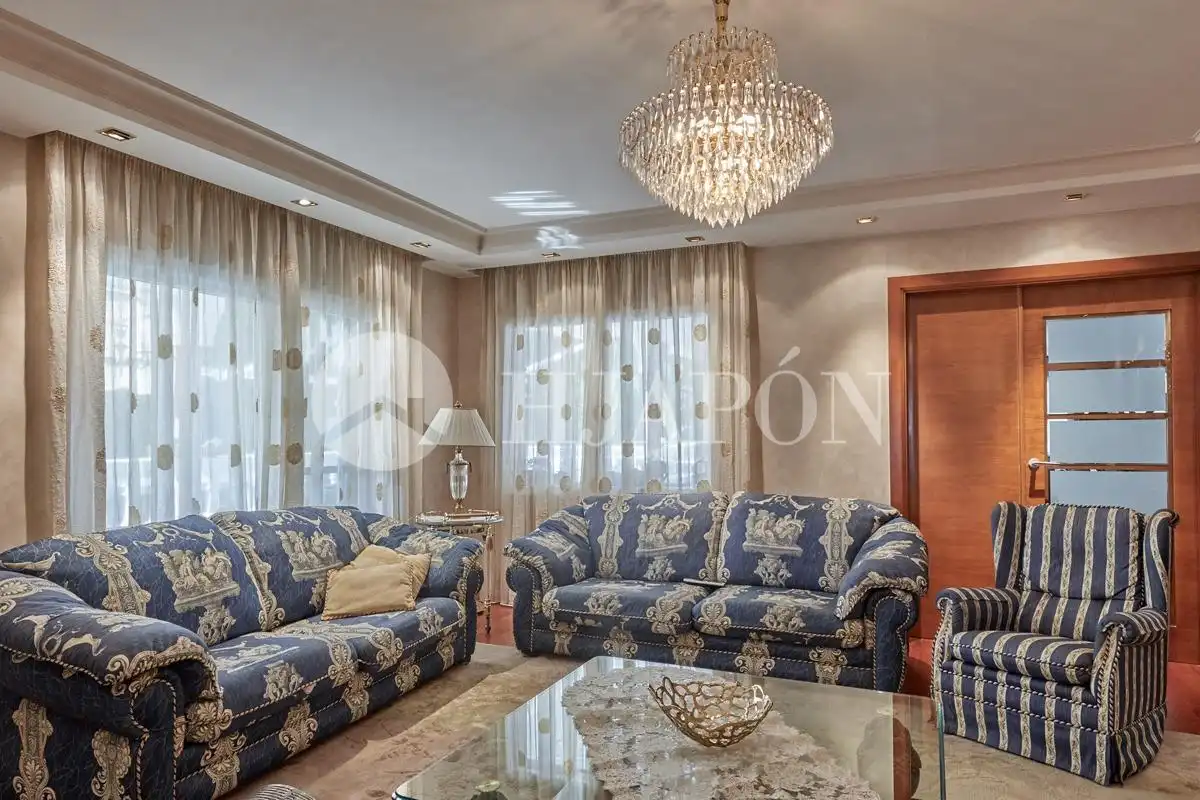 Sala d'estar de Casa o xalet en venda en Alella amb Aire condicionat, Calefacció i Jardí privat