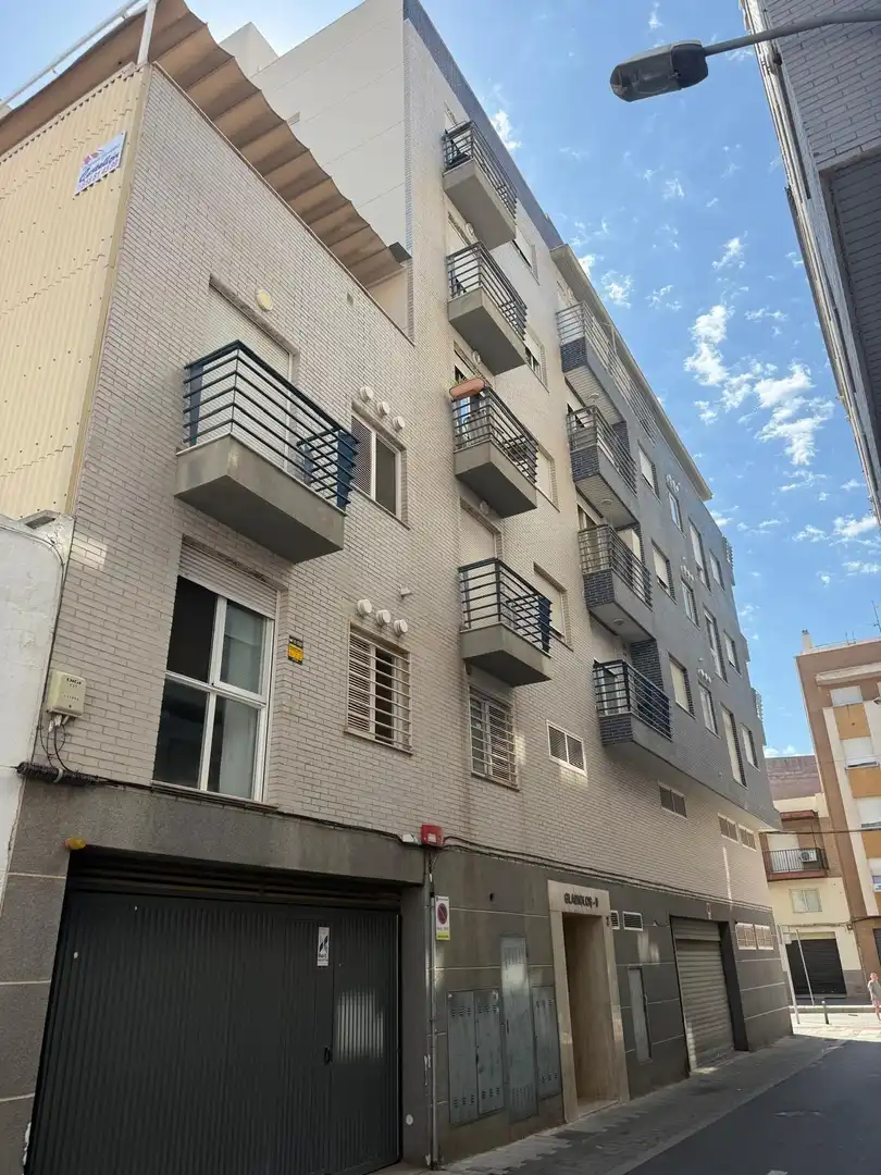 Vista exterior de Planta baja en venta en Almazora / Almassora