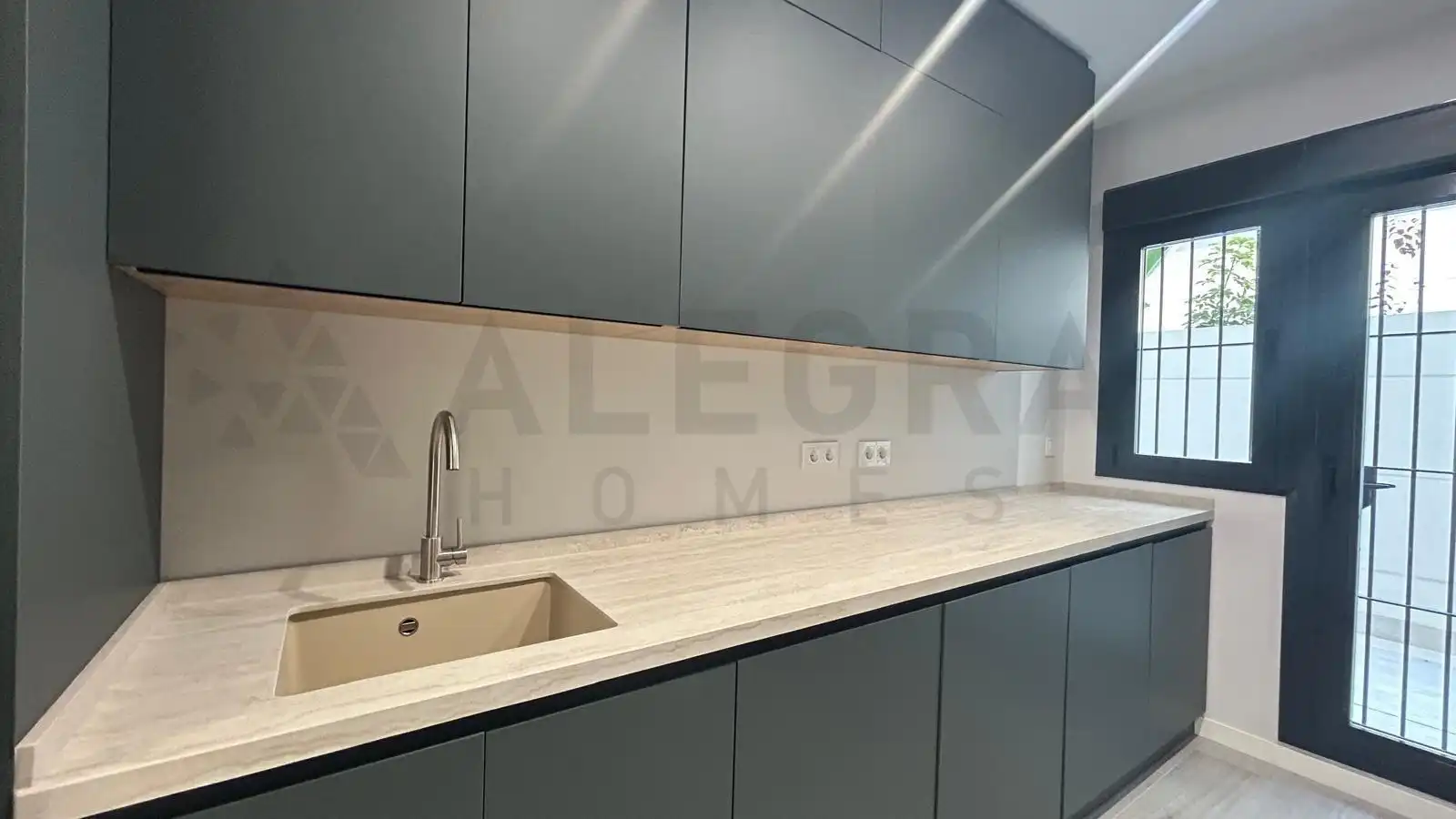 Kitchen of Flat for rent in Jerez de la Frontera  with Air Conditioner, Private garden and Community pool