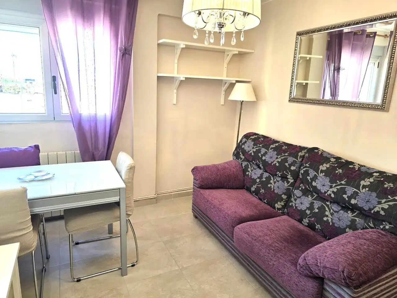 Sala de estar de Piso en venta en Zaragoza con Calefacción y Amueblado