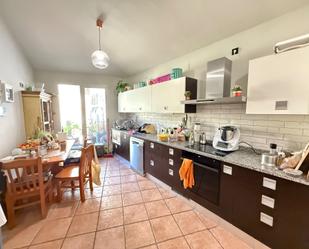 Cuina de Casa o xalet en venda en Rabé de las Calzadas amb Calefacció i Terrassa
