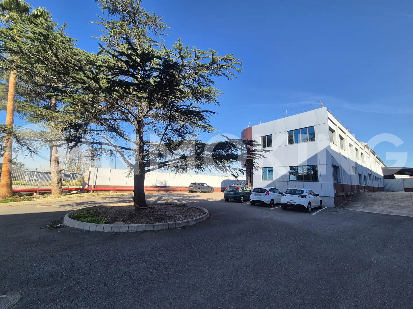 Vista exterior de Oficina de alquiler en Alzira con Aire acondicionado y Alarma