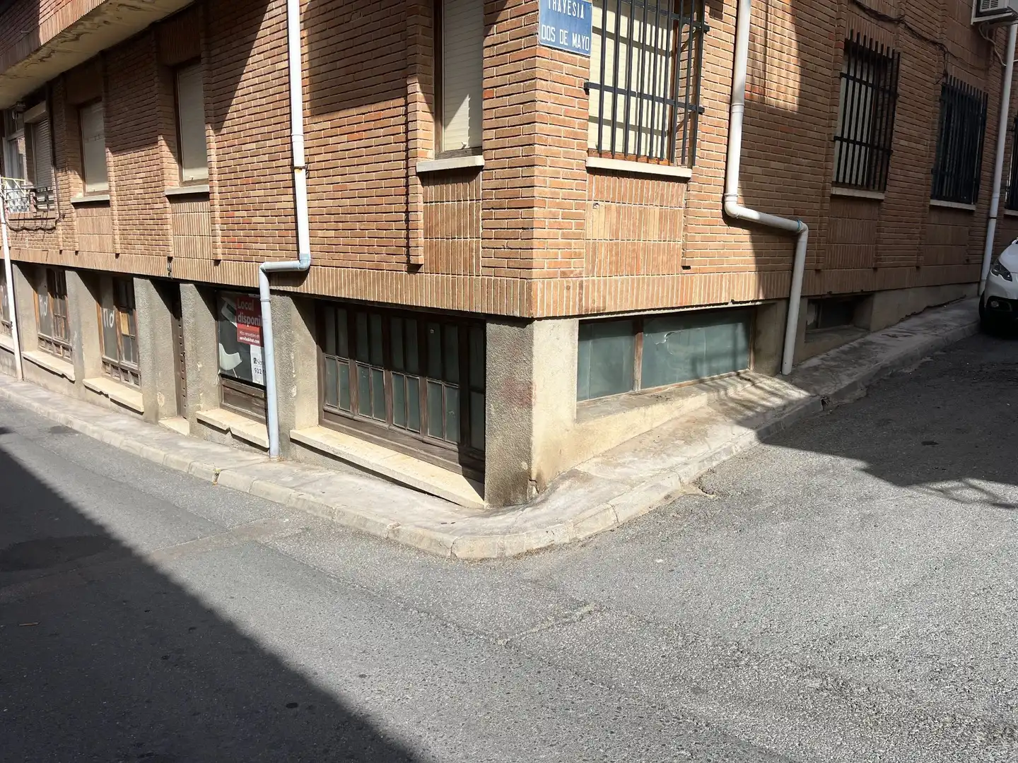 Vista exterior de Local en venta en Arenas de San Pedro
