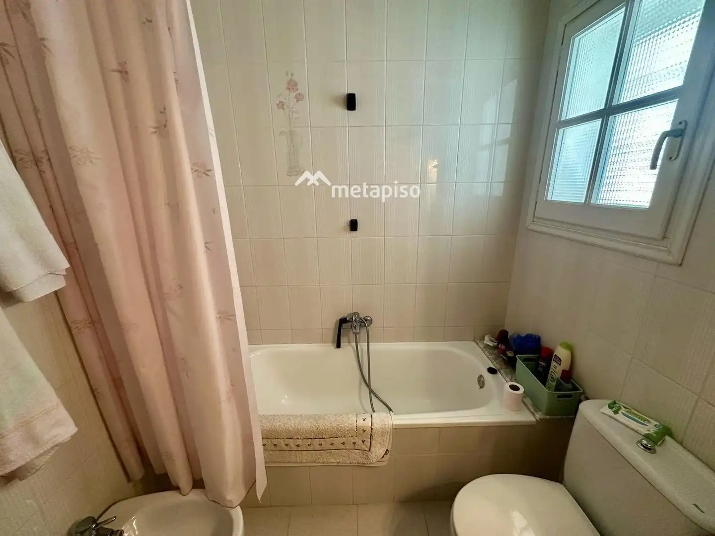 Bany de Casa o xalet en venda en El Vendrell amb Terrassa, Traster i Piscina