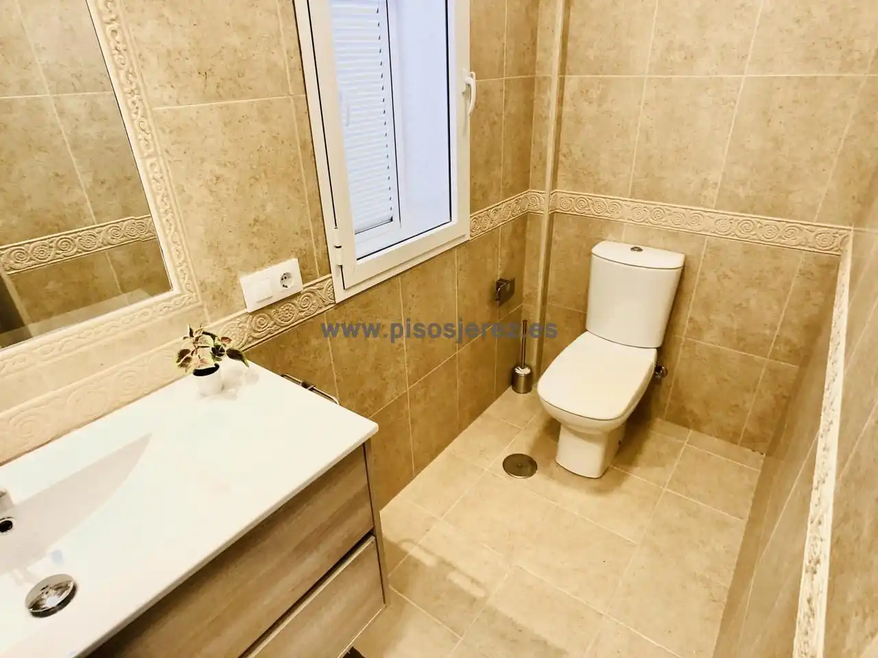 Bathroom of Houses for sale in Jerez de la Frontera  with Air Conditioner, Private garden and Terrace