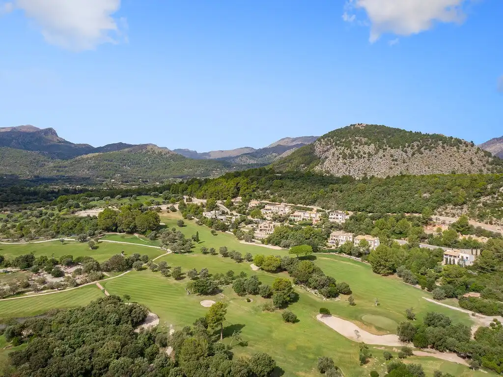 Vista exterior de Finca rústica en venda en Pollença amb Aire condicionat, Calefacció i Jardí privat
