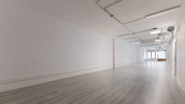 Local comercial en Alquiler en Carrer d'Esteve Terrades en Vallcarca i els Penitents