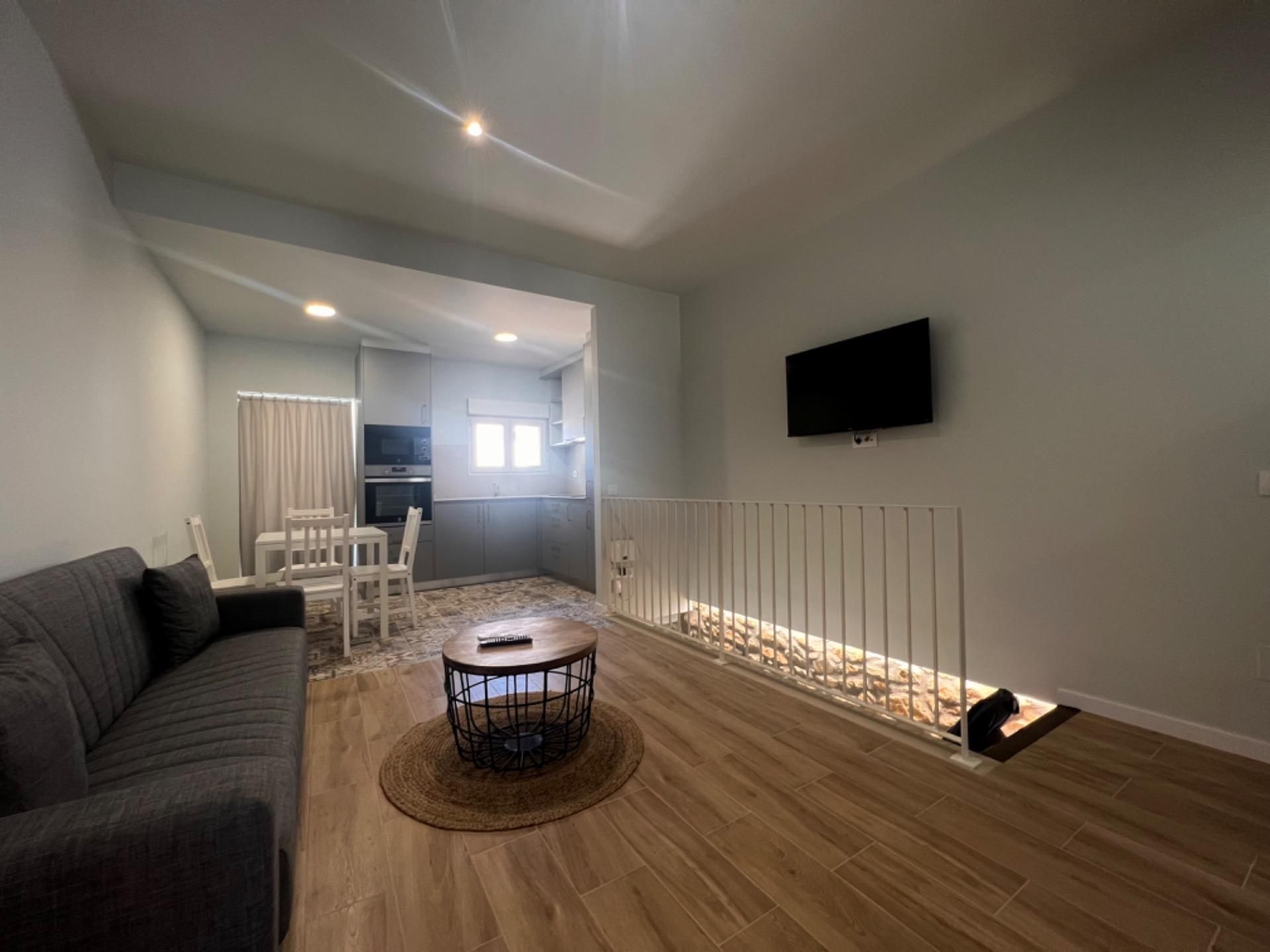 Sala d'estar de Casa o xalet en venda en L'Aldea amb Aire condicionat, Calefacció i Parquet