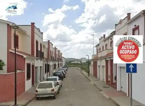 Vista exterior de Pis en venda en Fregenal de la Sierra amb Jardí privat i Balcó