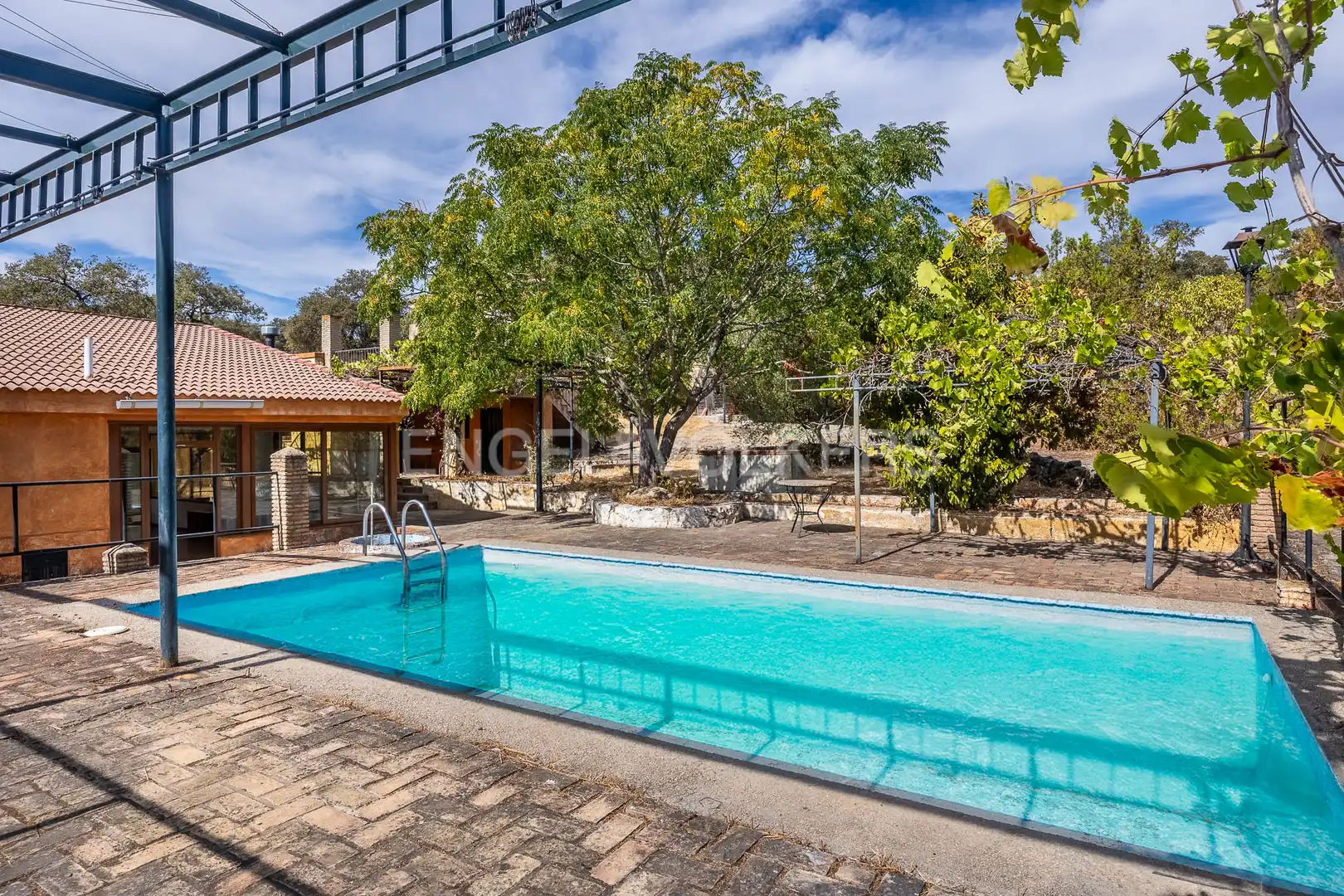 Piscina de Finca rústica en venta en El Castillo de las Guardas con Calefacción, Jardín privado y Terraza