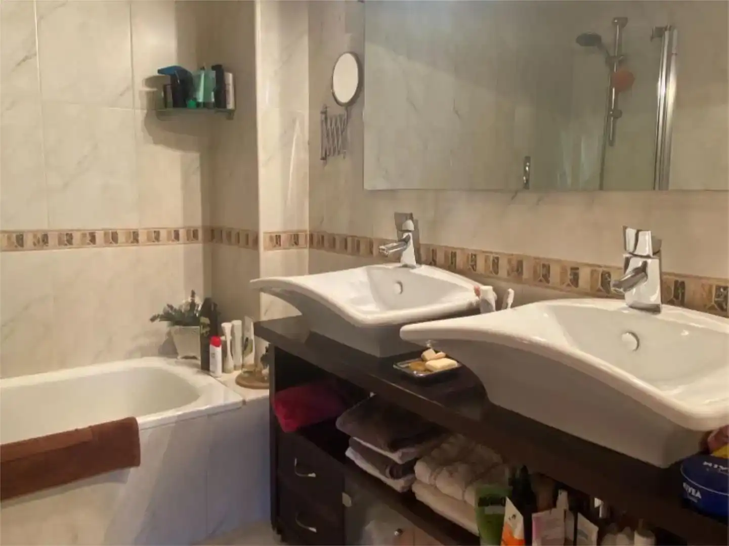 Bany de Pis en venda en Grijota amb Jardí privat, Parquet i Piscina