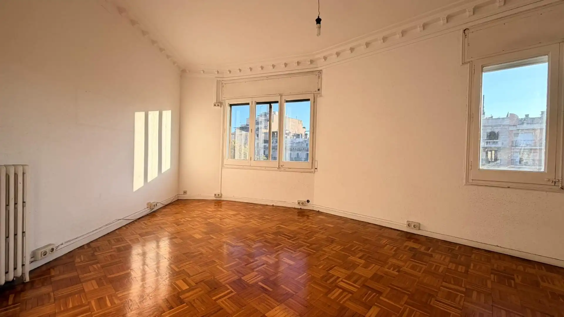 Sala de estar de Piso en venta en Barcelona con Parquet