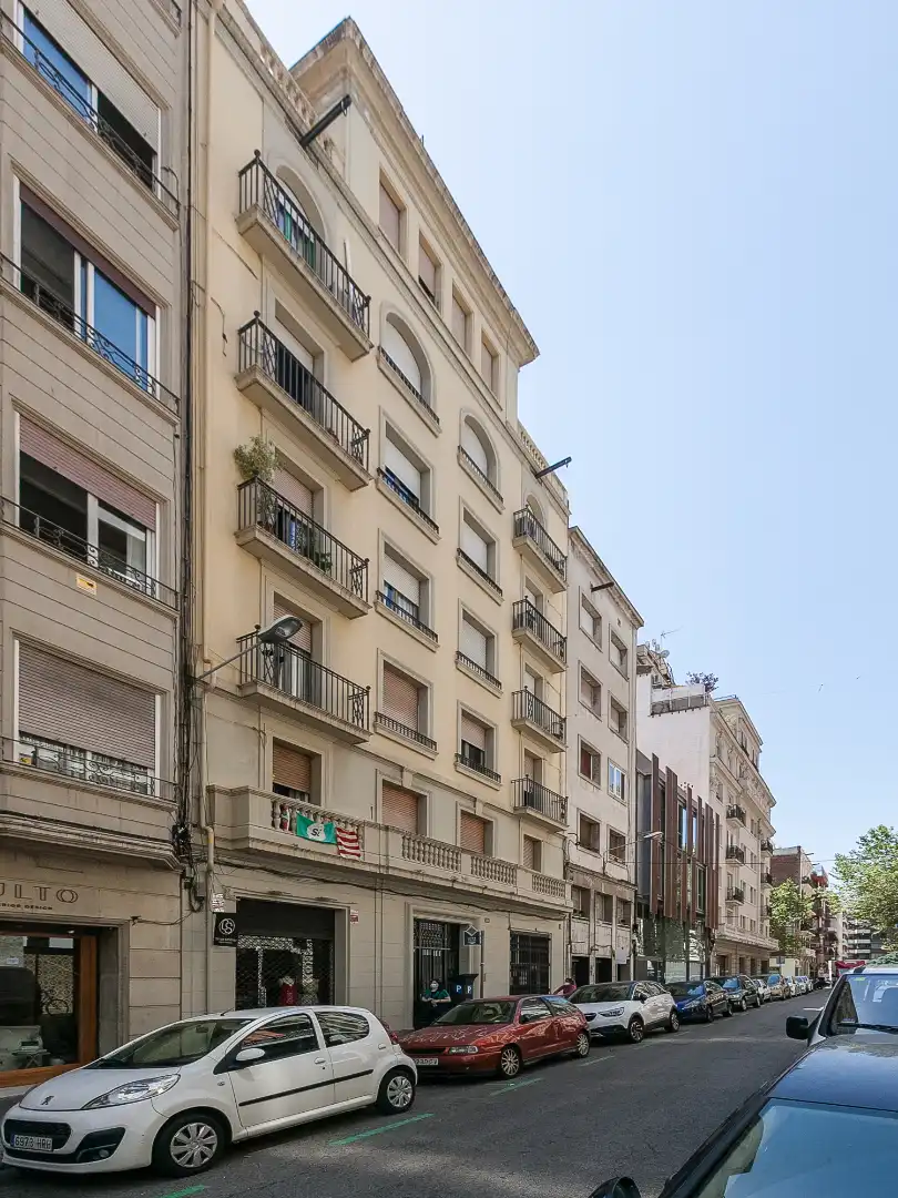 Vista exterior de Piso de alquiler en Barcelona con Aire acondicionado, Calefacción y Amueblado