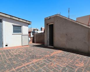 Vista exterior de Dúplex en venda en Mataró amb Aire condicionat, Terrassa i Balcó