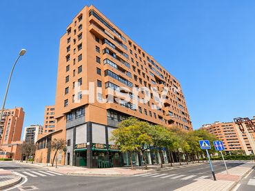 Office space for sale in Calle Médico Vicente Reyes