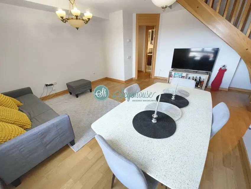 Sala de estar de Piso en venta en Segovia con Aire acondicionado, Calefacción y Trastero