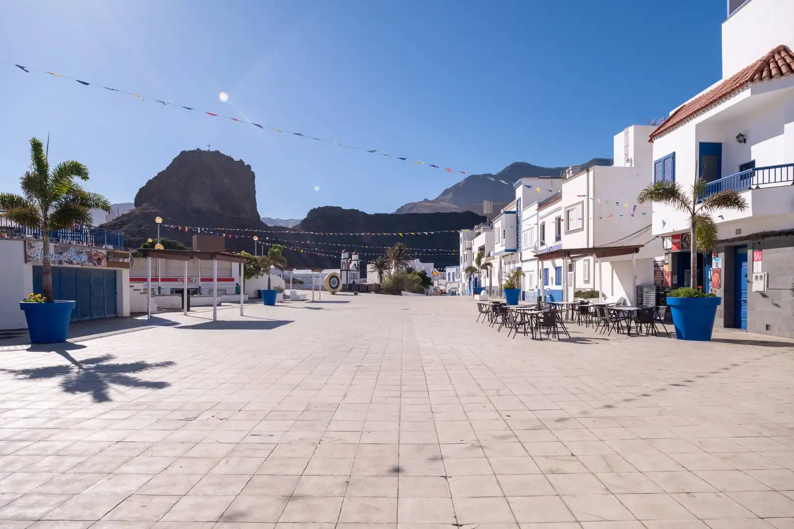 Vista exterior de Casa o xalet en venda en Agaete amb Terrassa, Moblat i Balcó