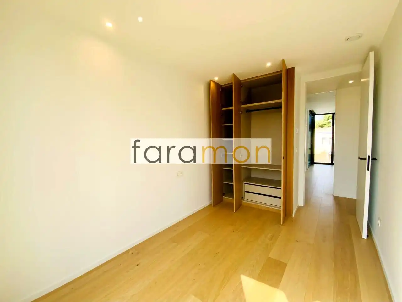 Habitación de Casa adosada en venta en Nigrán con Calefacción, Jardín privado y Terraza