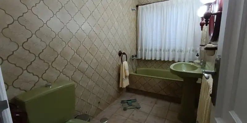 Baño de Casa adosada en venta en Telde con Terraza, Trastero y Amueblado