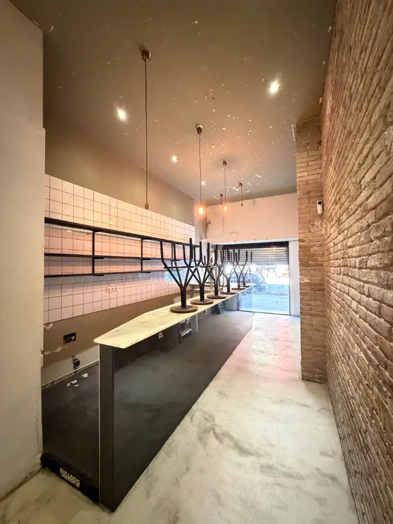 Local comercial en venta en Carrer d'Entença 33