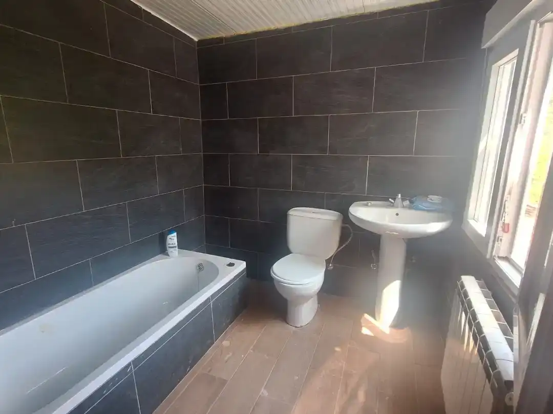 Baño de Casa o chalet en venta en Quiroga con Jardín privado, Trastero y Amueblado