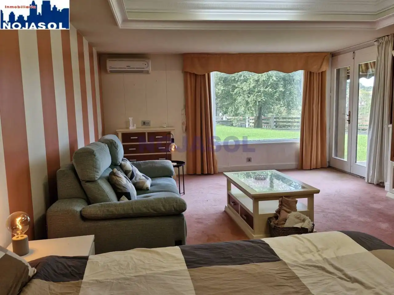 Sala de estar de Casa o chalet en venta en Noja con Aire acondicionado, Calefacción y Jardín privado