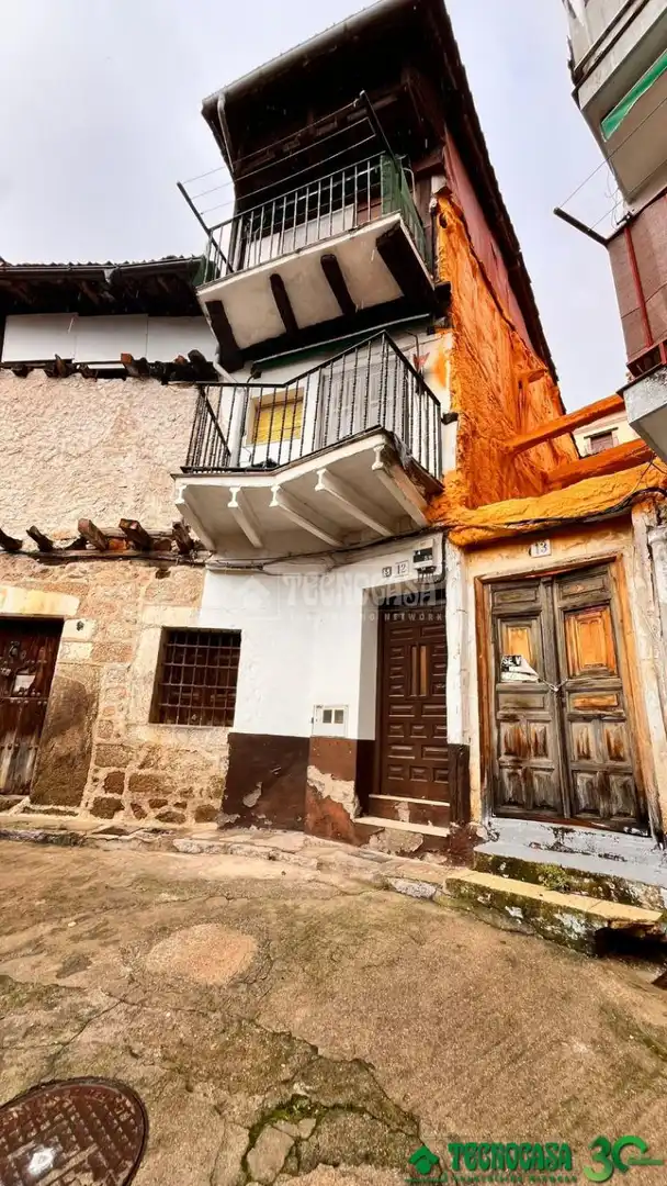 Vista exterior de Casa adosada en venda en Pedro Bernardo amb Calefacció