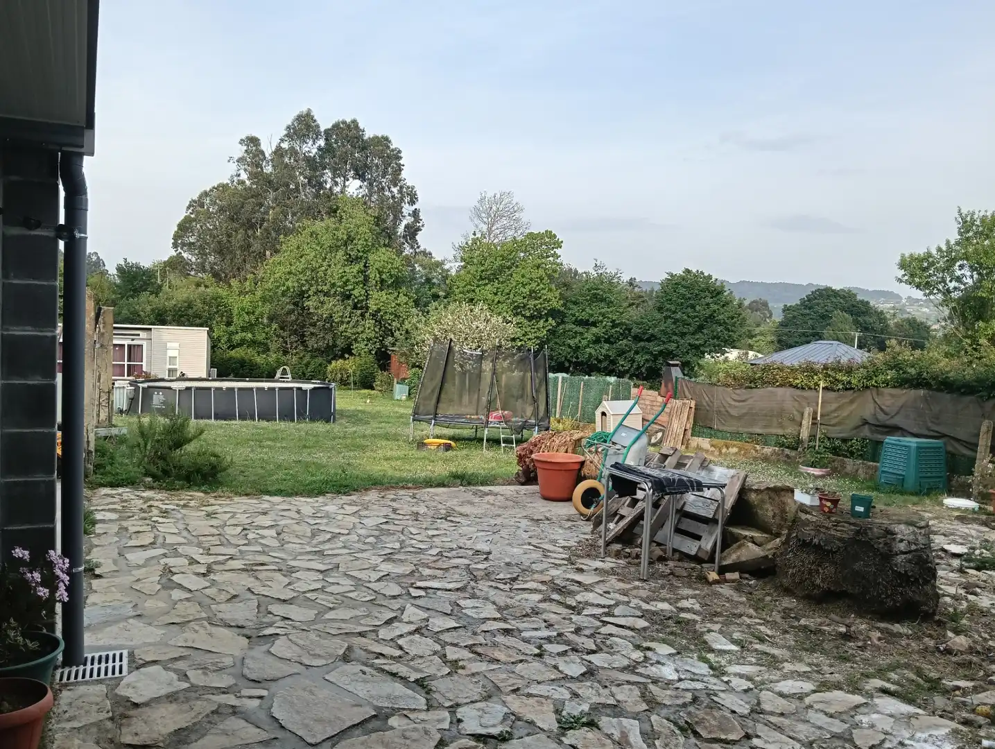Jardín de Casa adosada en venta en Bergondo con Calefacción, Jardín privado y Trastero