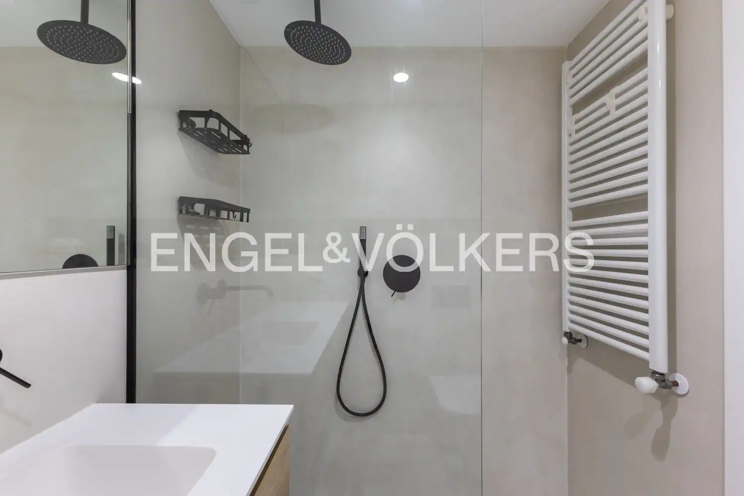 Baño de Piso en venta en Valencia con Aire acondicionado, Calefacción y Parquet