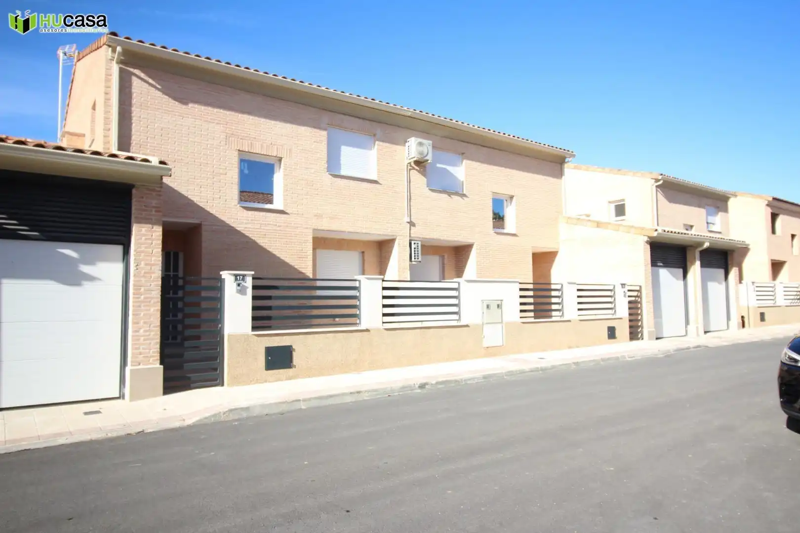 Vista exterior de Casa adosada en venta en Polán con Jardín privado y Trastero