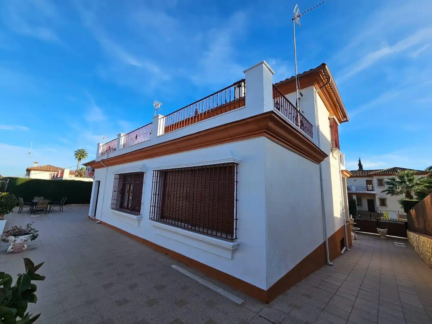Vista exterior de Casa o xalet en venda en Córdoba amb Aire condicionat, Calefacció i Jardí privat