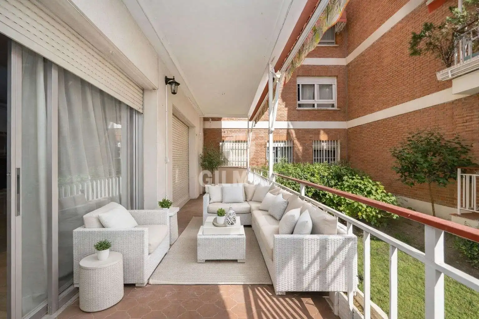 Terrasse von Wohnung zum Verkauf in  Madrid Capital mit Heizung, Privatgarten und Abstellraum