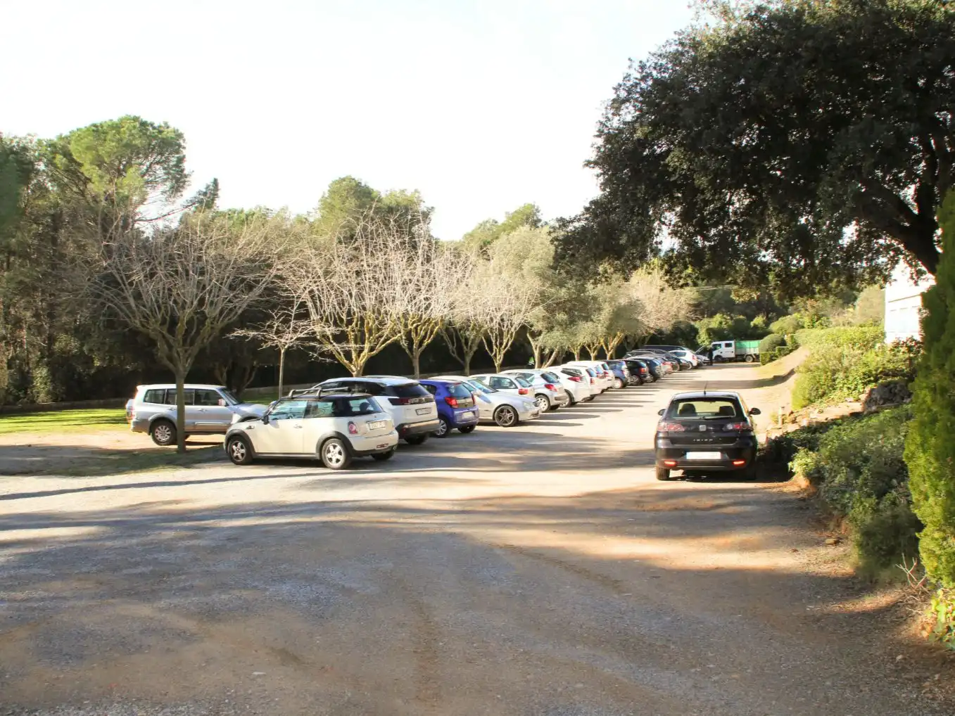 Parking de Oficina de alquiler en Vall-llobrega con Aire acondicionado, Calefacción y Amueblado