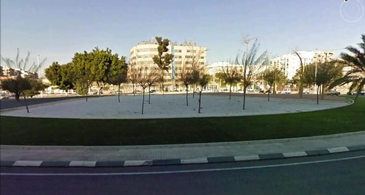 Local comercial en venta en Calle DIEGO FUENTES SERRANO, imagen 2