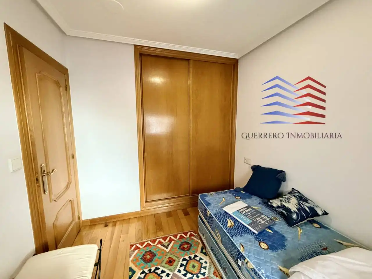 Bedroom of Apartments for rent in Ourense Capital   with Heating, Parquet flooring and Storage room