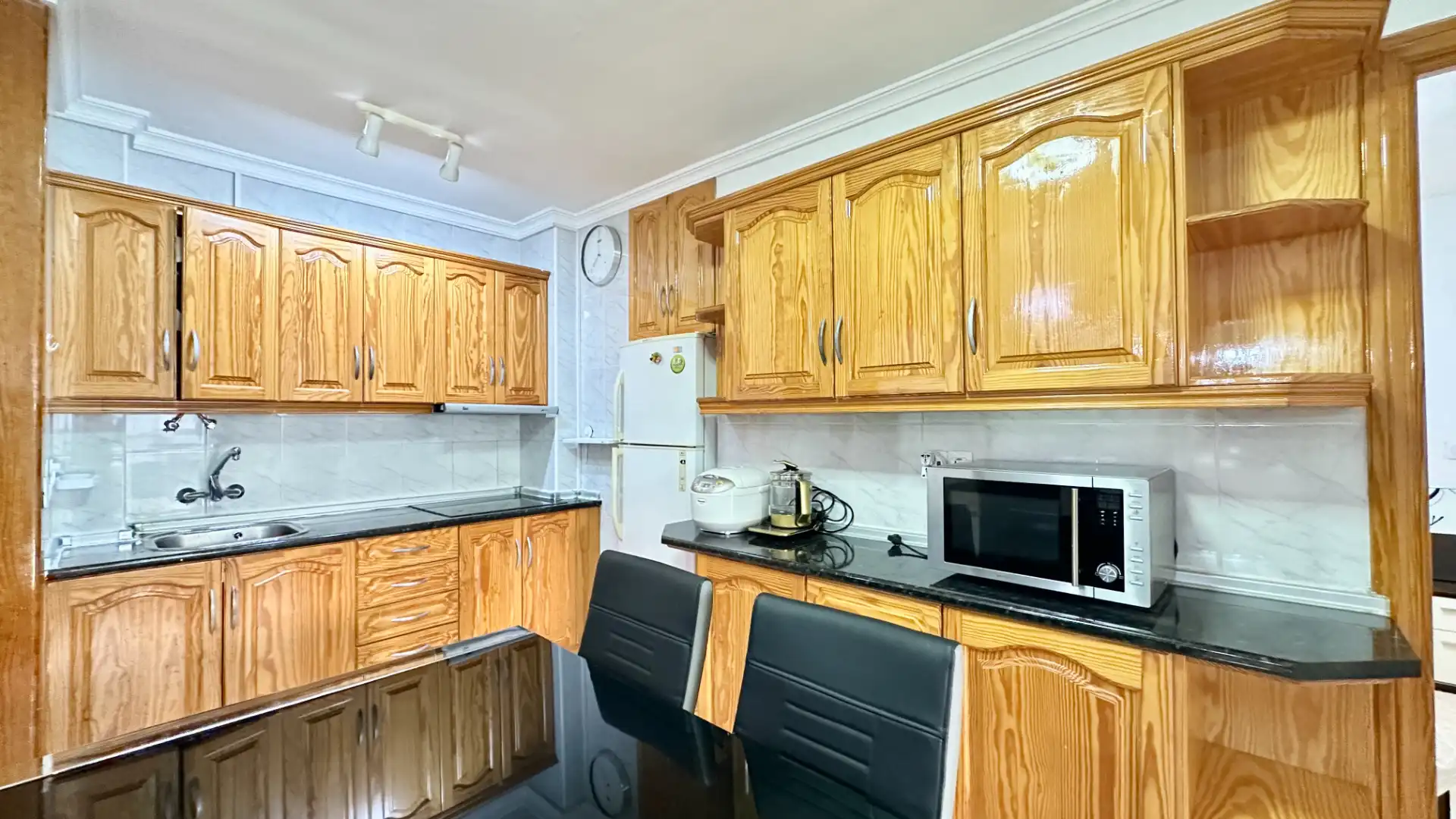 Cocina de Piso de alquiler en San Bartolomé de Tirajana con Amueblado, Lavadora y Microondas